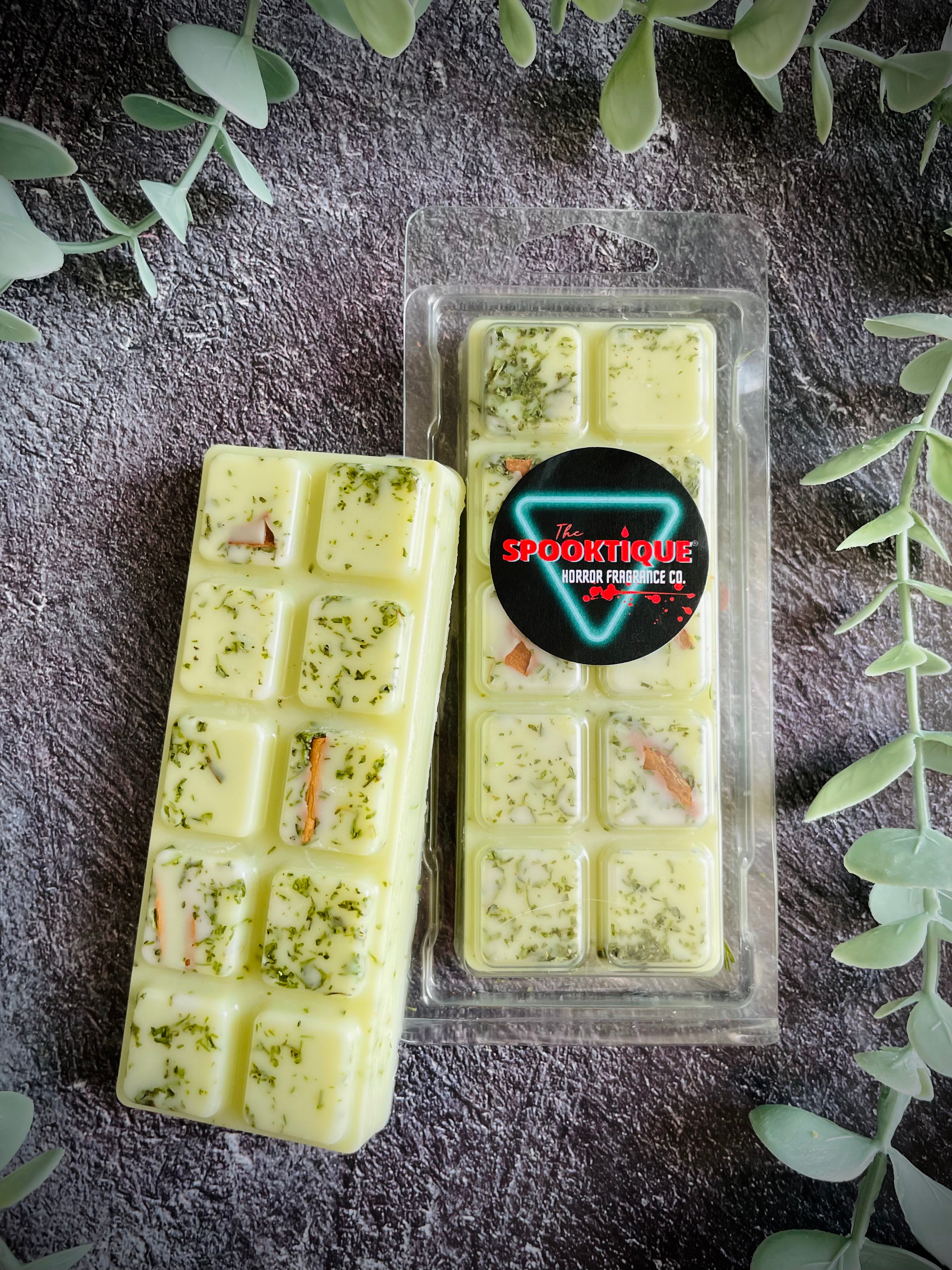 Cabin in the Woods - Cinnamon Pinecones