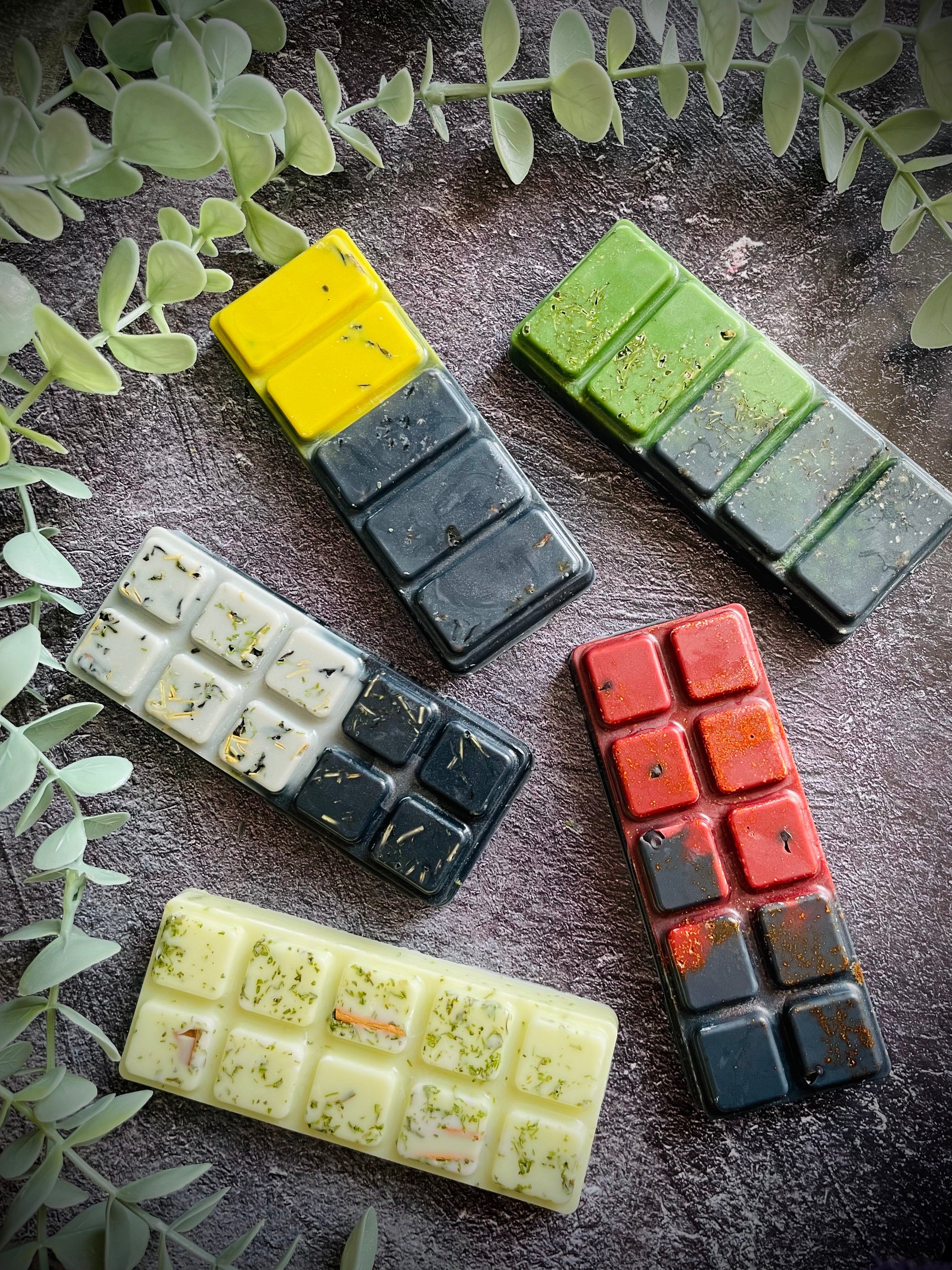 Cabin in the Woods - Cinnamon Pinecones